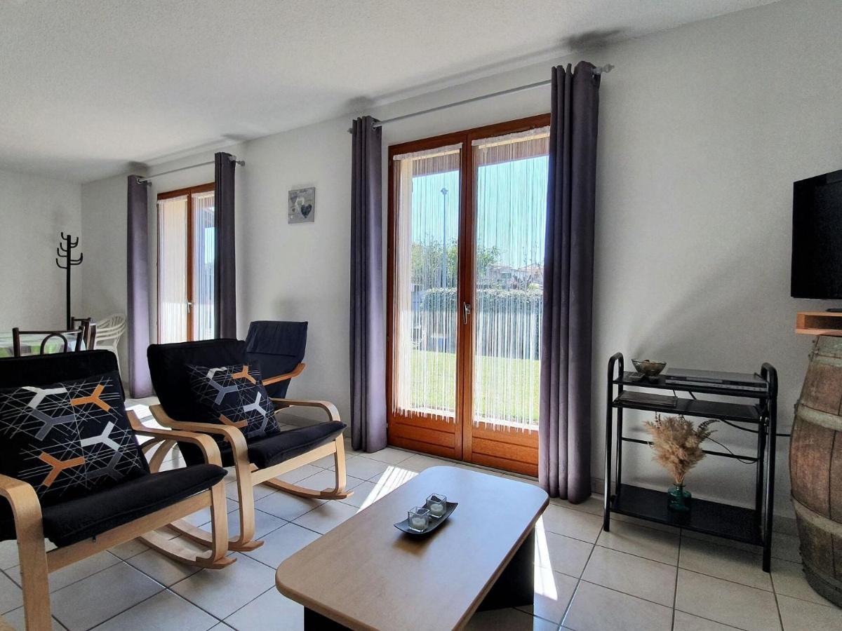 Pretty Villa With Above Ground Pool Saint-Genies-de-Fontedit Exterior foto
